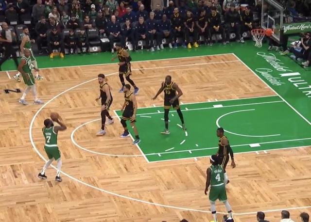 九游官方网站-绿军感谢勇士“鬼才”策略！布朗单节5三分回应放空