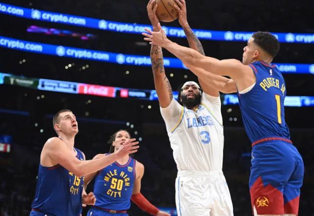 九游官方网站-湖人首胜背后的隐忧 浓眉的身体还能支撑多久？